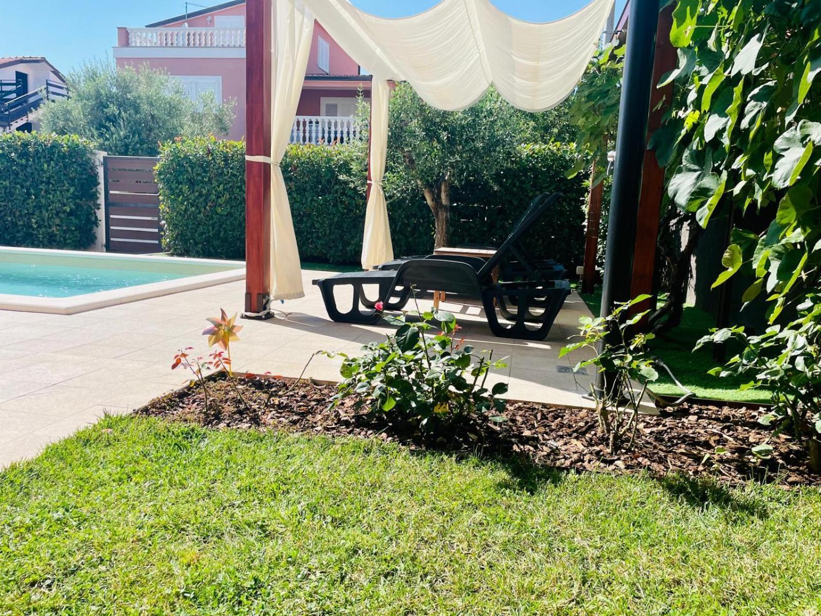 Boutique Apartment With Private Pool For Your Exclusive Use Novigrad Istria Eksteriør bilde