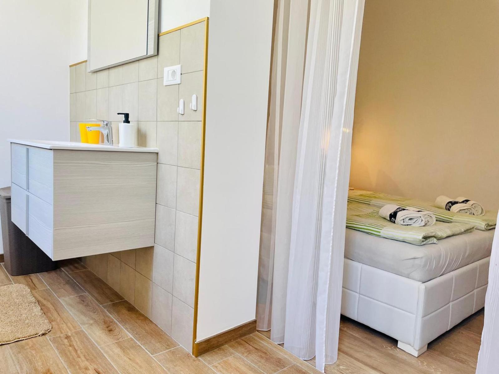 Boutique Apartment With Private Pool For Your Exclusive Use Novigrad Istria Eksteriør bilde