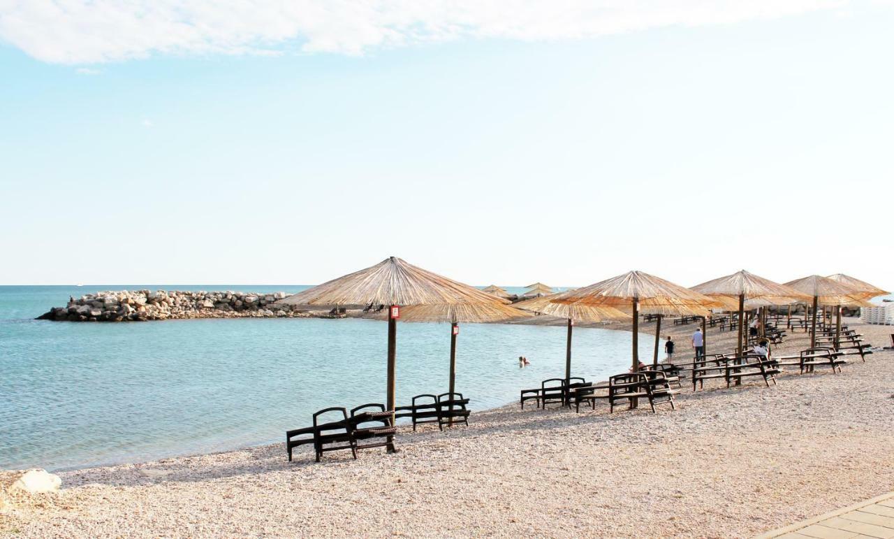 Boutique Apartment With Private Pool For Your Exclusive Use Novigrad Istria Eksteriør bilde